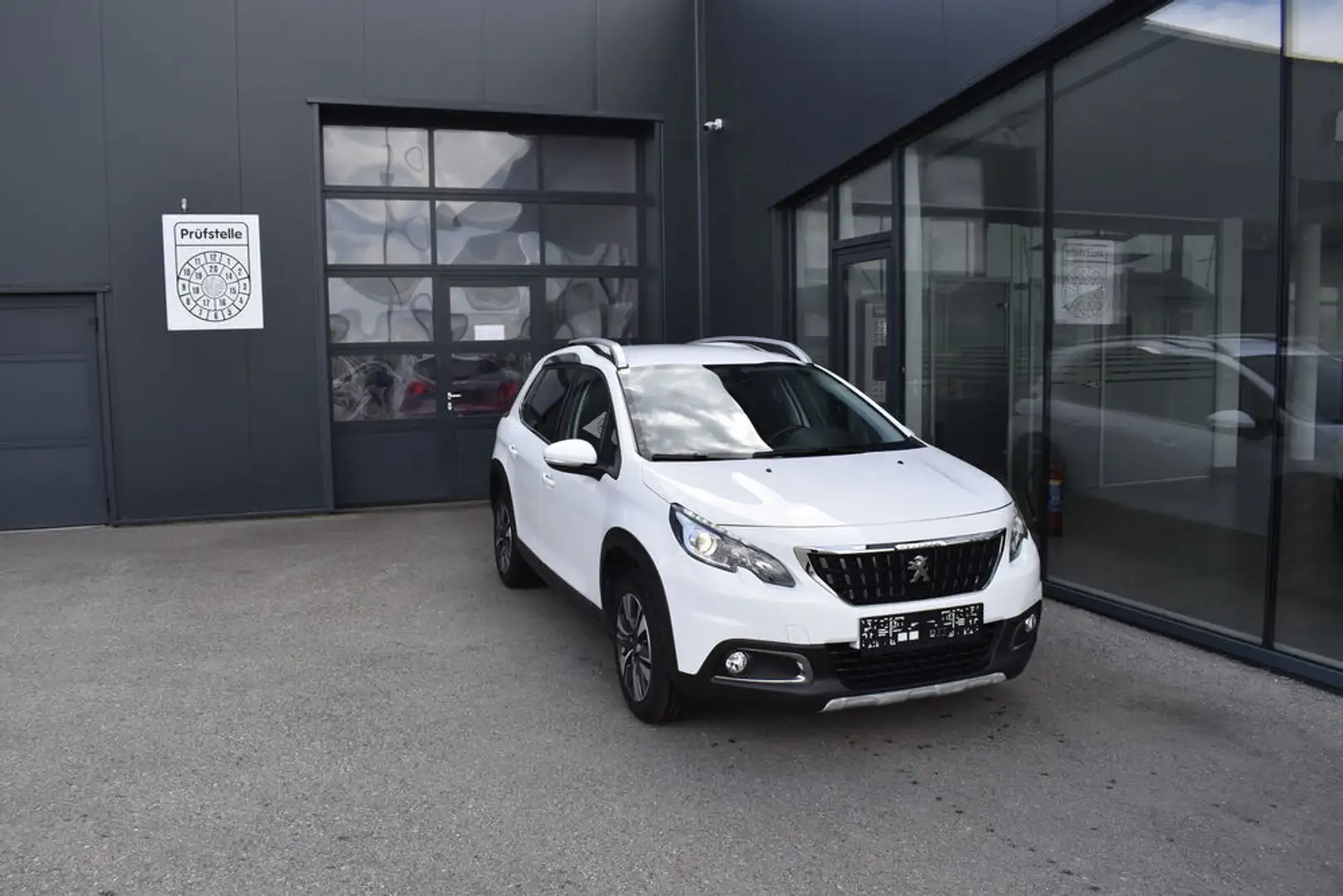 Peugeot 2008 Allure Weiß - 1