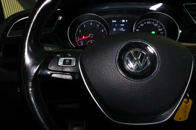 Volkswagen Touran view 14