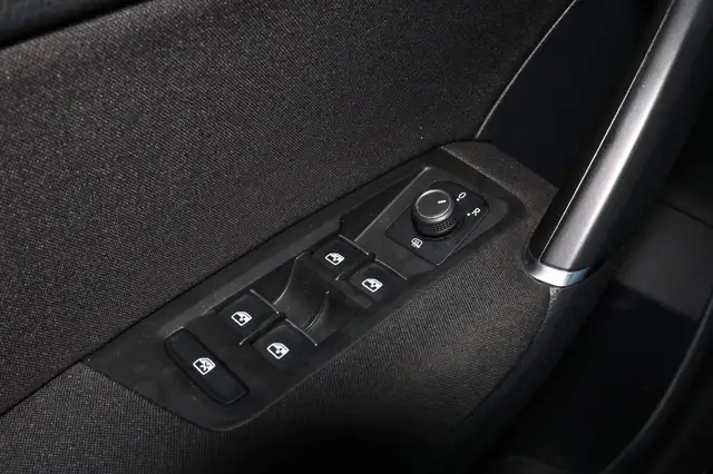 Volkswagen Touran view 13