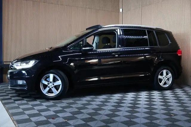 Volkswagen Touran view 10