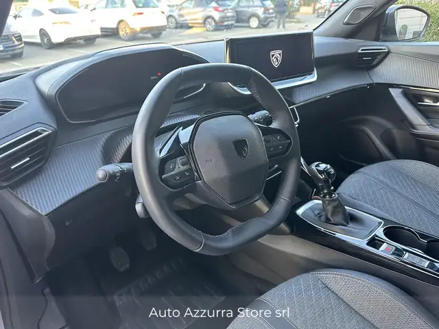 Peugeot 2008 view 8