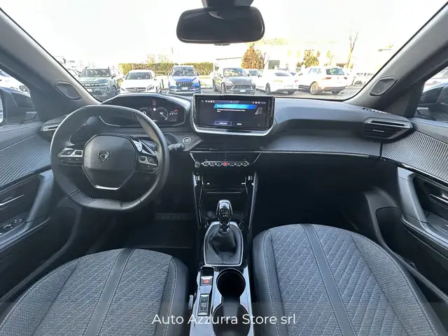 Peugeot 2008 view 9