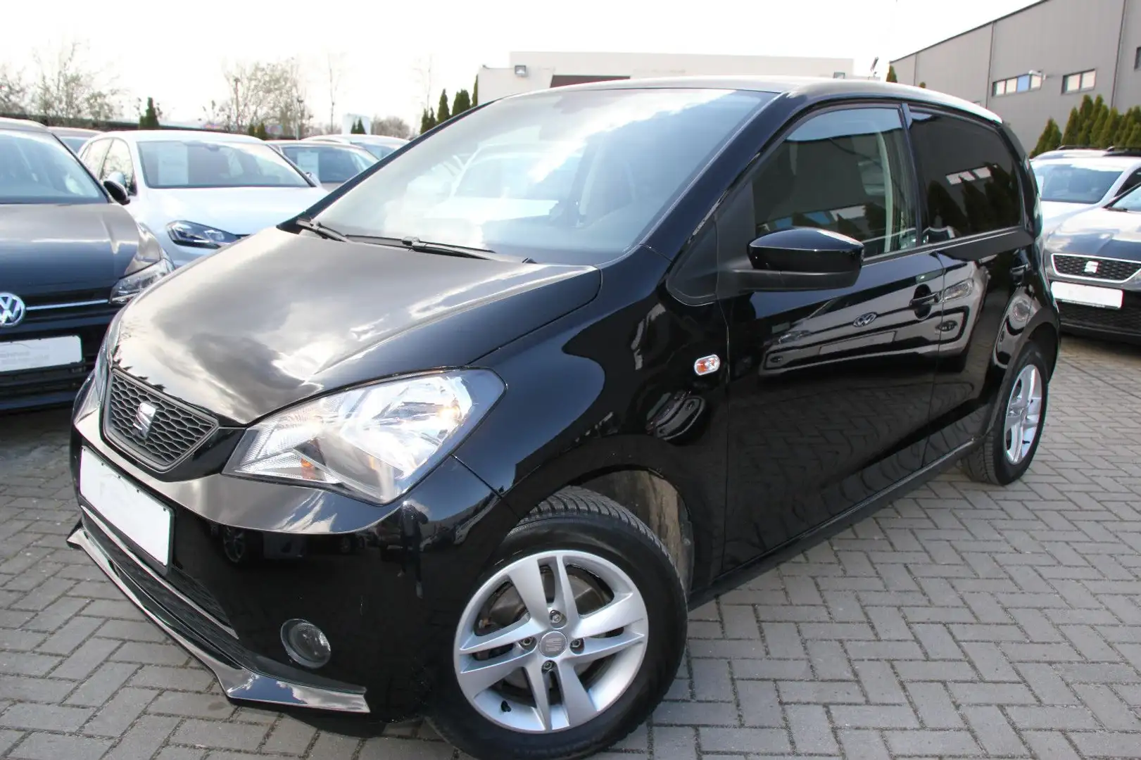 SEAT Mii Style Klima/Sitzhz/PDC/Tempom./Alu/Allwetter Black - 2