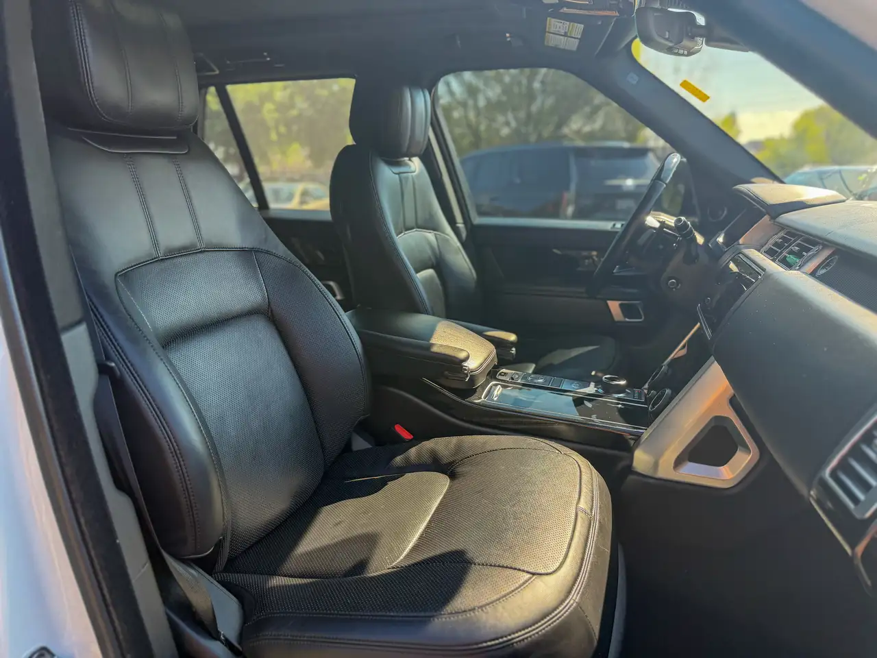 Land Rover Range Rover photo Land Rover Range Rover