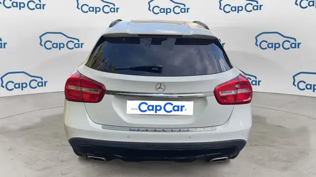 Mercedes-Benz Gla view 3