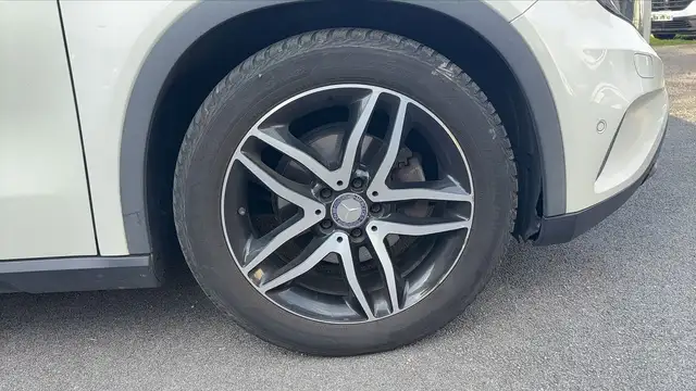 Mercedes-Benz Gla view 17