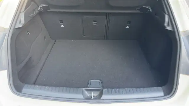 Mercedes-Benz Gla view 14