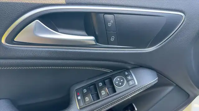Mercedes-Benz Gla view 29