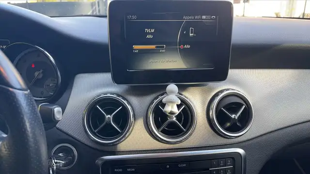 Mercedes-Benz Gla view 23