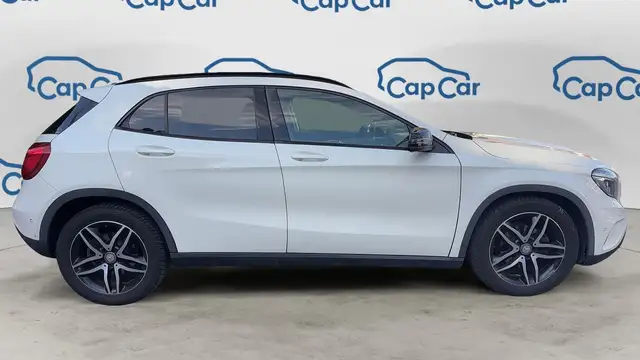 Mercedes-Benz Gla view 4