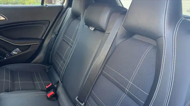 Mercedes-Benz Gla view 9
