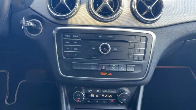 Mercedes-Benz Gla view 13