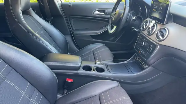 Mercedes-Benz Gla view 27