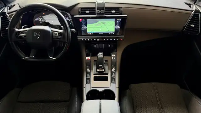 DS Automobiles DS 7 Crossback view 9