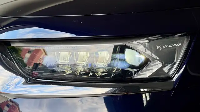 DS Automobiles DS 7 Crossback view 4