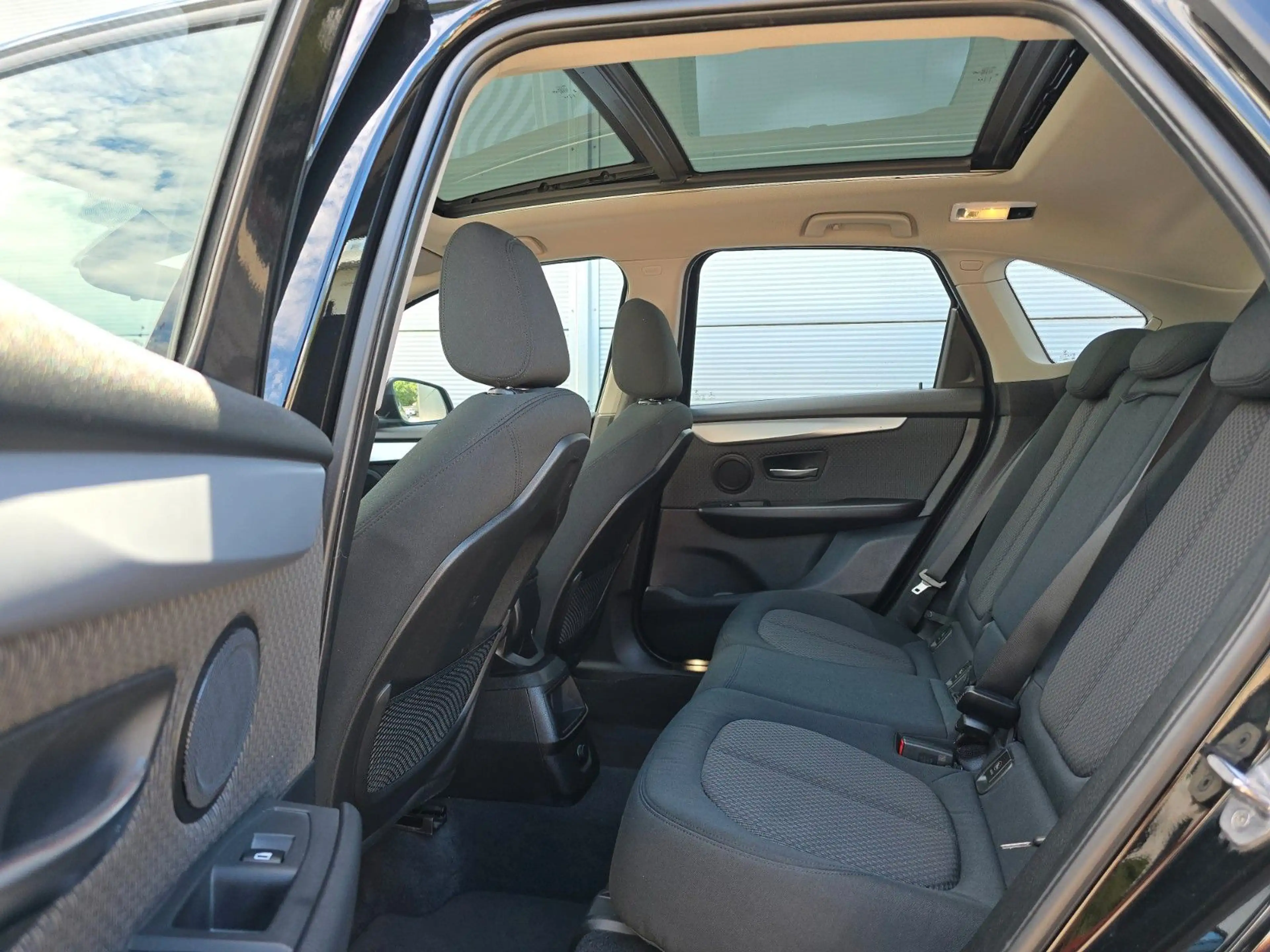 BMW 214 (Panorama/Navi) — photo 12