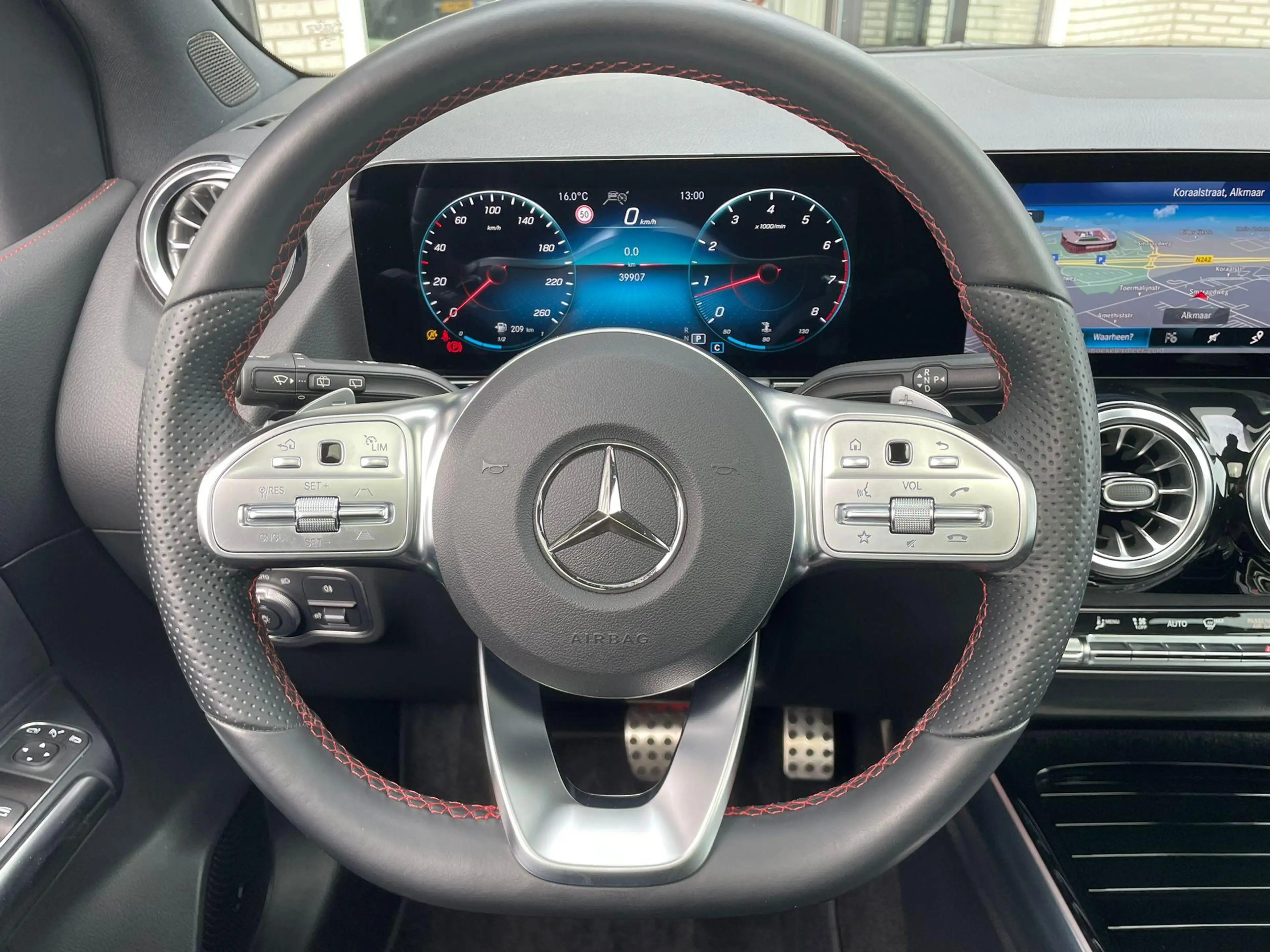 Mercedes-Benz B 250 4MATIC AMG Line | Rijassistentie | Panodak | — photo 10