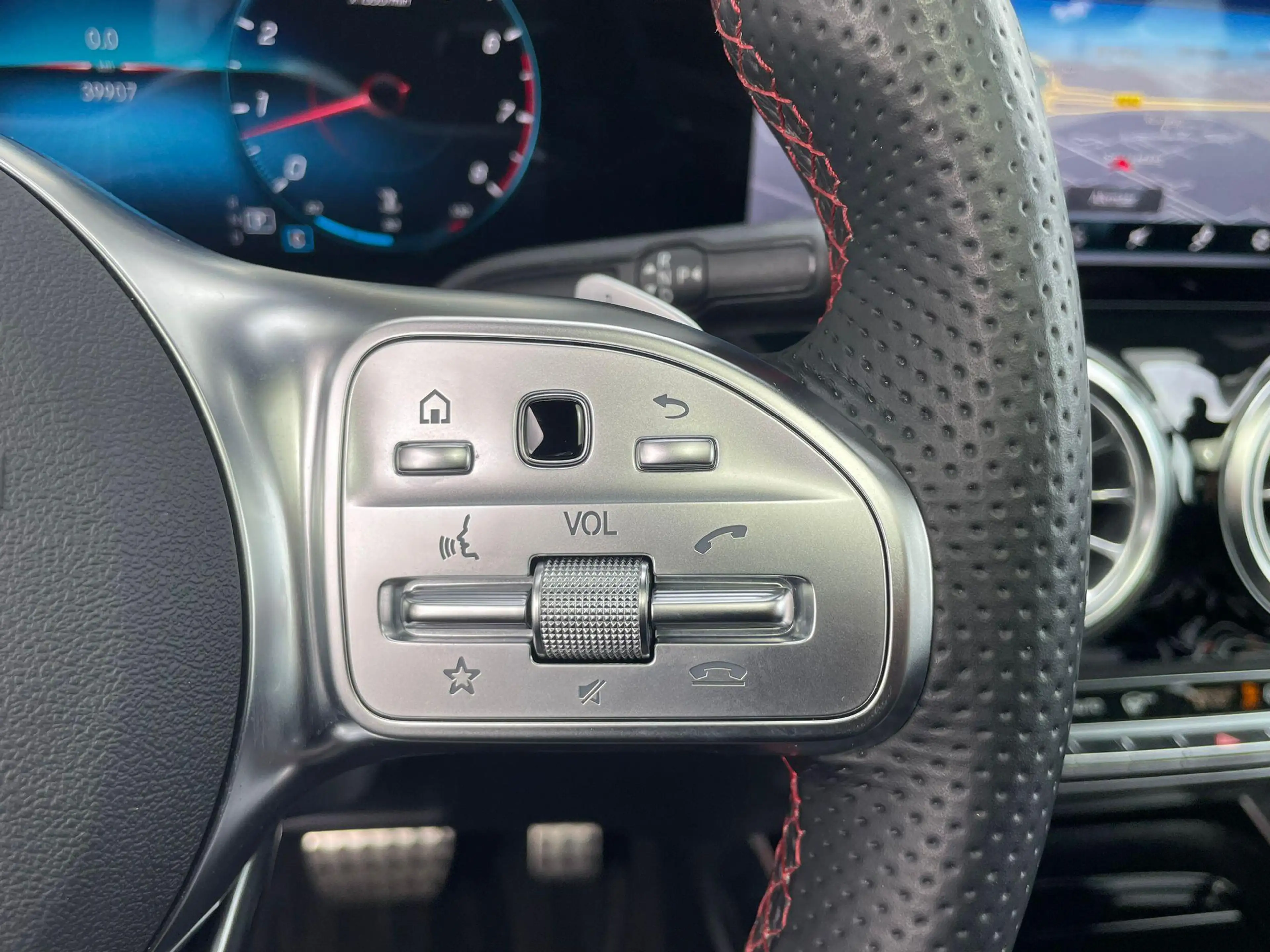 Mercedes-Benz B 250 4MATIC AMG Line | Rijassistentie | Panodak | — photo 12