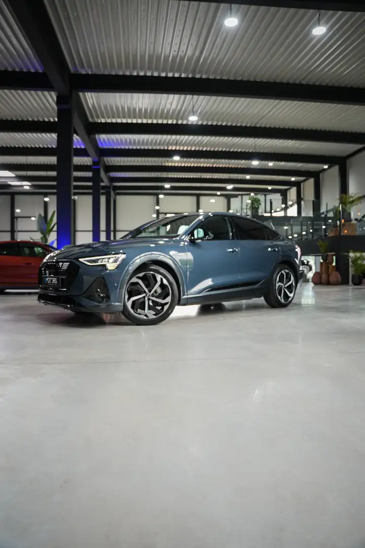 Audi e-tron 95 kWh 55 Sportrback Quattro Blauw - 2