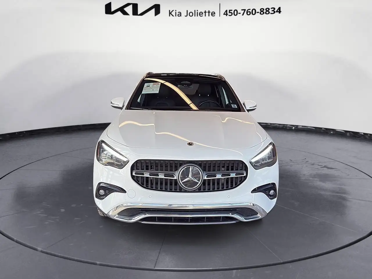 Mercedes-Benz GLA снимка Mercedes-Benz GLA
