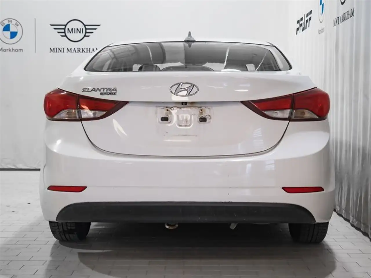 Hyundai ELANTRA снимка Hyundai ELANTRA