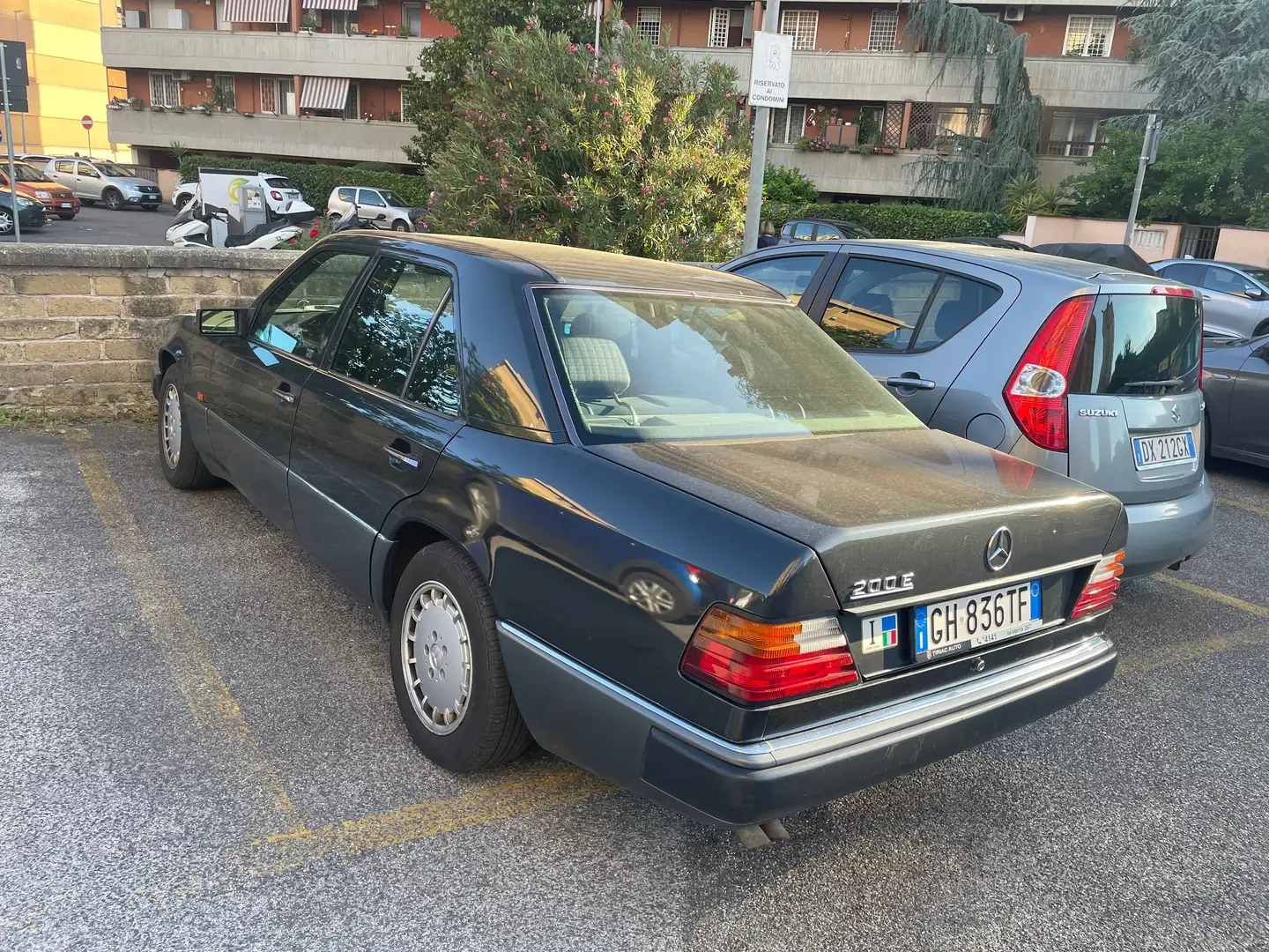 Mercedes-Benz E 200 E 200 2.0 Negru - 2