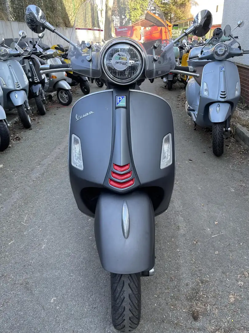 Vespa GTS Super Sport 300 ABS ASR Topcase TÜV NEU Šedá - 1