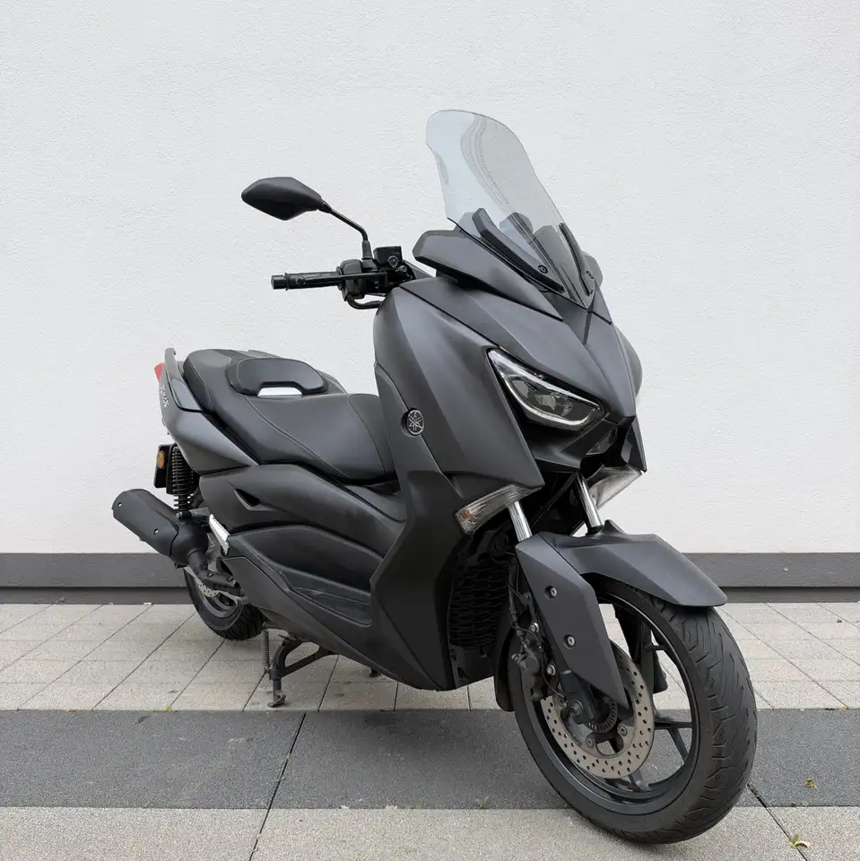 Yamaha X-Max 125