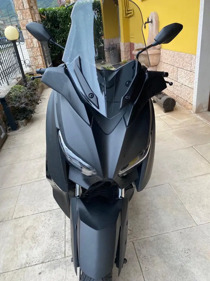 Yamaha X-Max 300