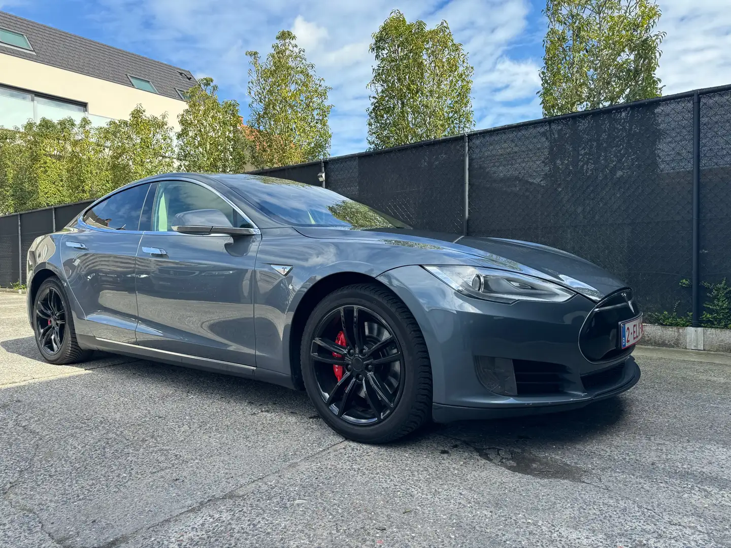 Tesla Model S Tesla Model S Free supercharger Zilver - 2