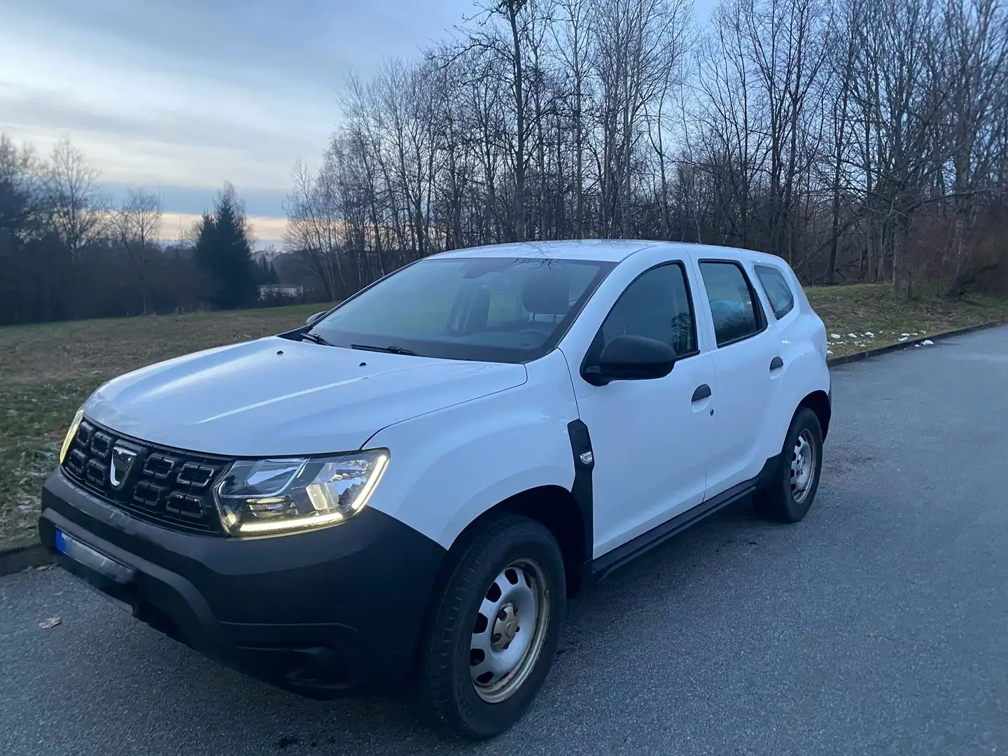 Dacia Duster Anhängerkuppl., 8 Räder, 1.Hand, Soundsystem Weiß - 2