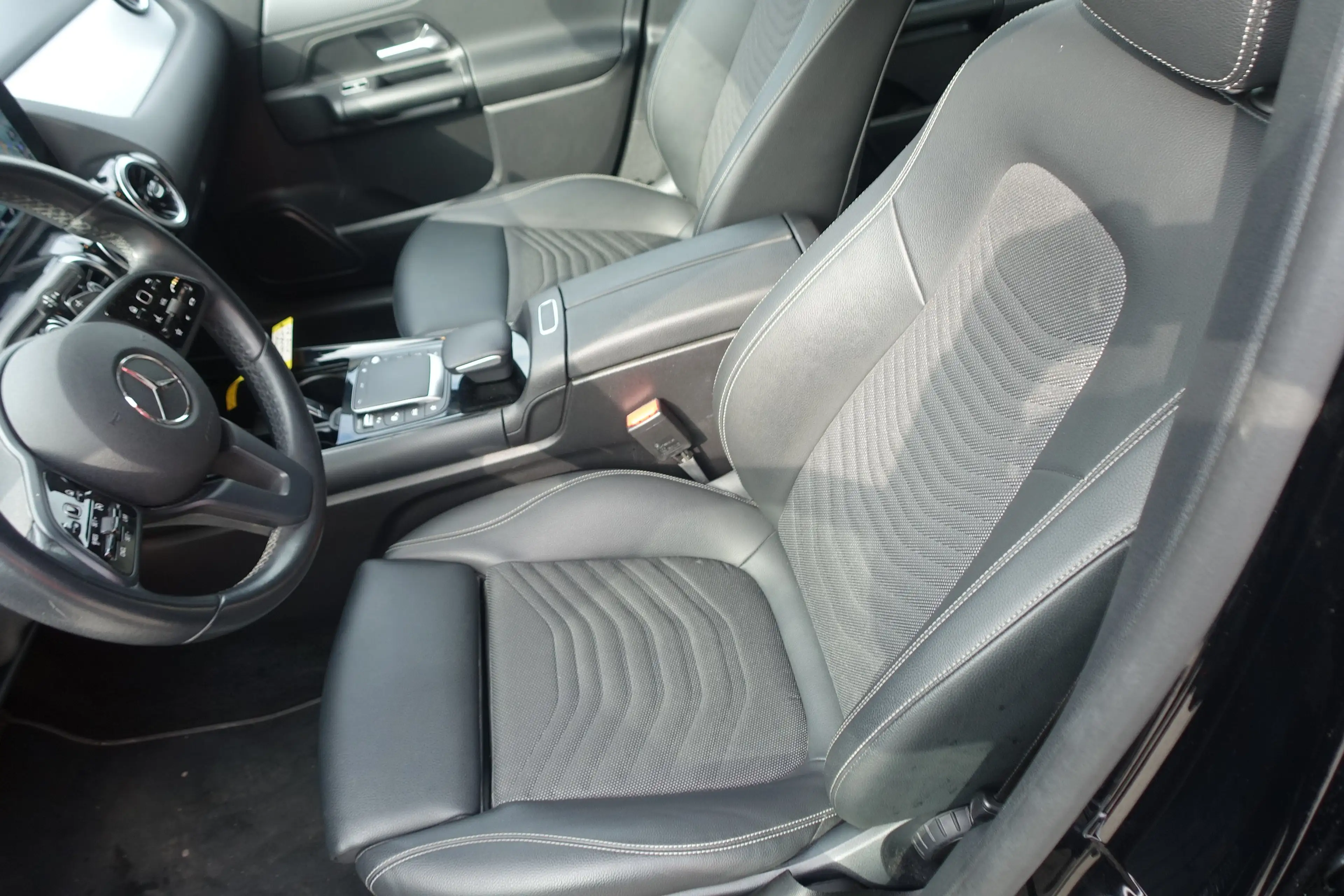 Mercedes-Benz B 220 B 220 d 4Matic *LED*NAVI*RFK* — photo 9