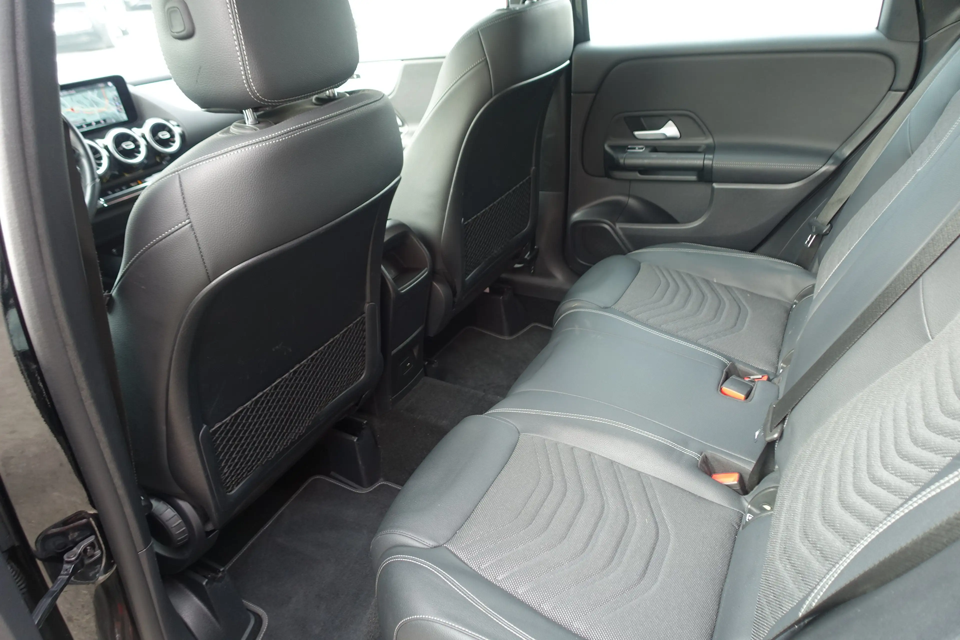 Mercedes-Benz B 220 B 220 d 4Matic *LED*NAVI*RFK* — photo 10