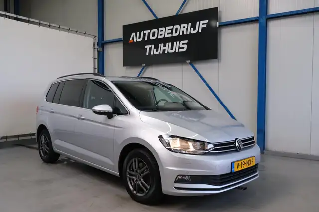 Volkswagen Touran 2.0 TDI 150 PK DSG  Grijskenteken  - Airco, Crui