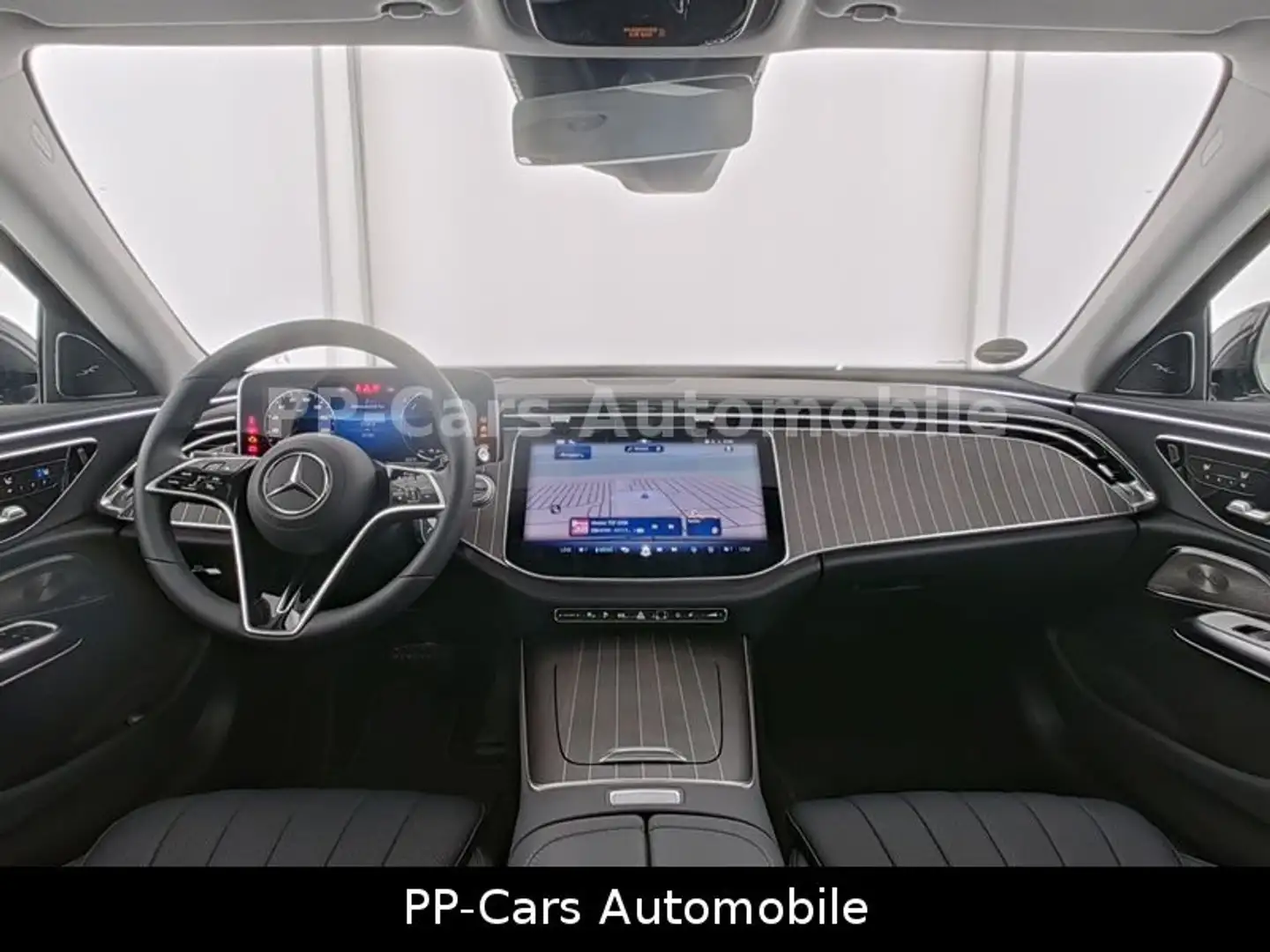 Mercedes-Benz E 300 T de*EXCLUSIVE PREMIUM+*PANO*HUD*AHK*Sitzk Grau - 2