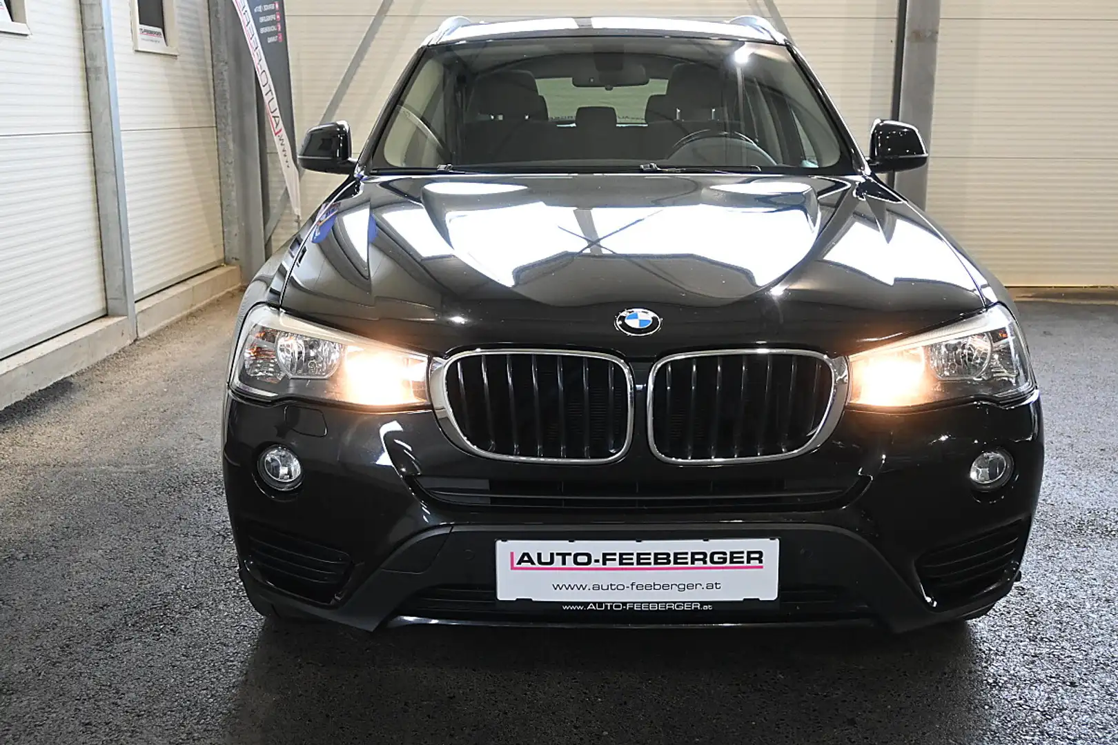 BMW X3 xDrive 20d Aut. Schwarz - 2