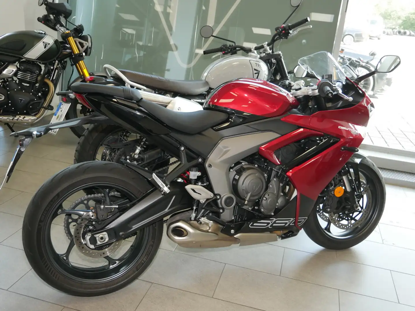 Triumph sofort verfügbar Rood - 2