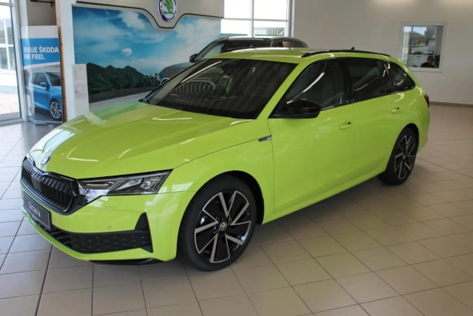 Skoda Octavia Combi Sportline 1.5 TSI DSG (110kW/150PS Klima Grün - 2