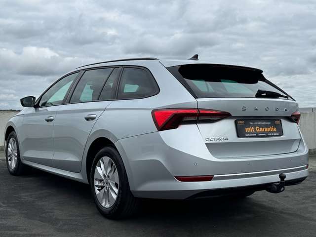 Skoda Octavia Combi 2.0TDI VIRTUAL LED PDC AHK