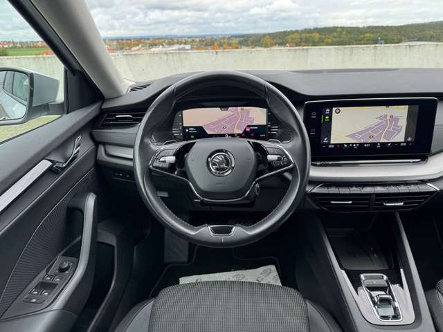 Imagine Skoda Octavia Combi 2.0TDI VIRTUAL LED PDC AHK