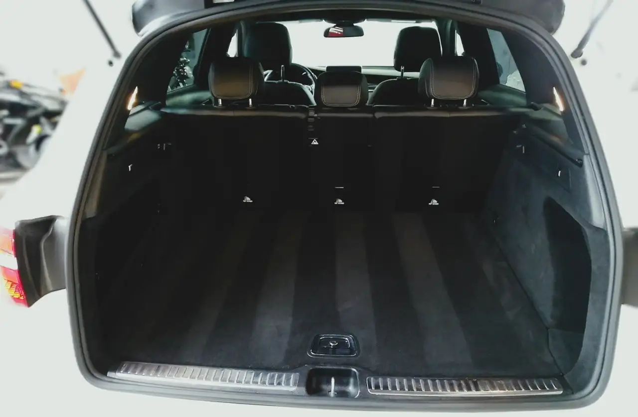 Mercedes-Benz GLC снимка Mercedes-Benz GLC