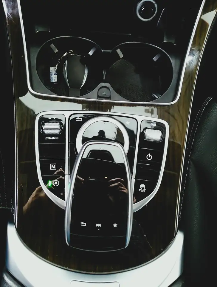 Mercedes-Benz GLC снимка Mercedes-Benz GLC