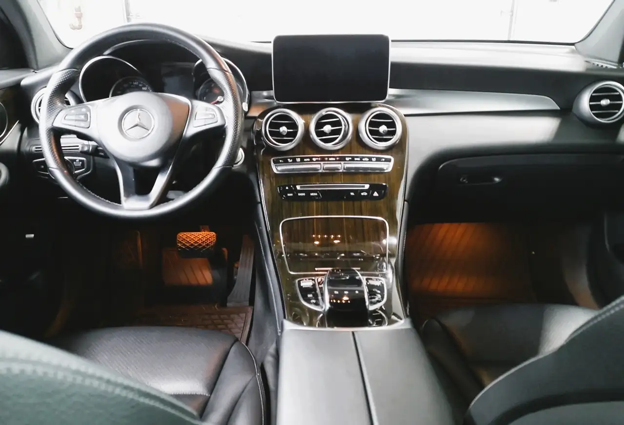 Mercedes-Benz GLC снимка Mercedes-Benz GLC
