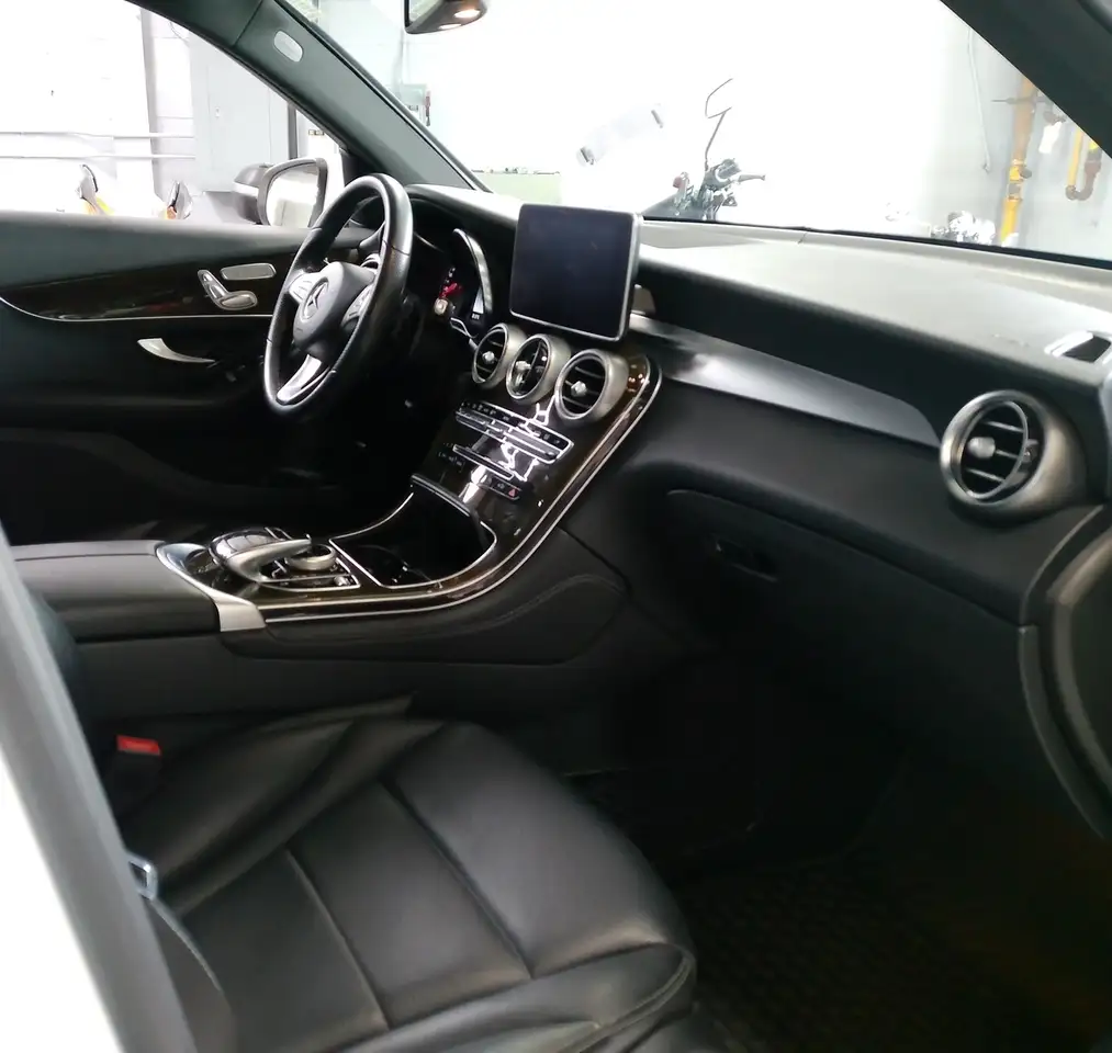 Mercedes-Benz GLC снимка Mercedes-Benz GLC