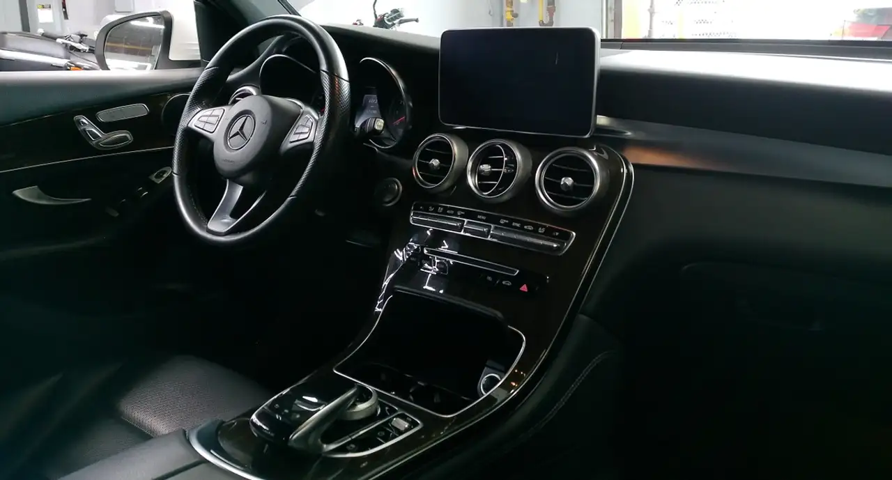 Mercedes-Benz GLC снимка Mercedes-Benz GLC