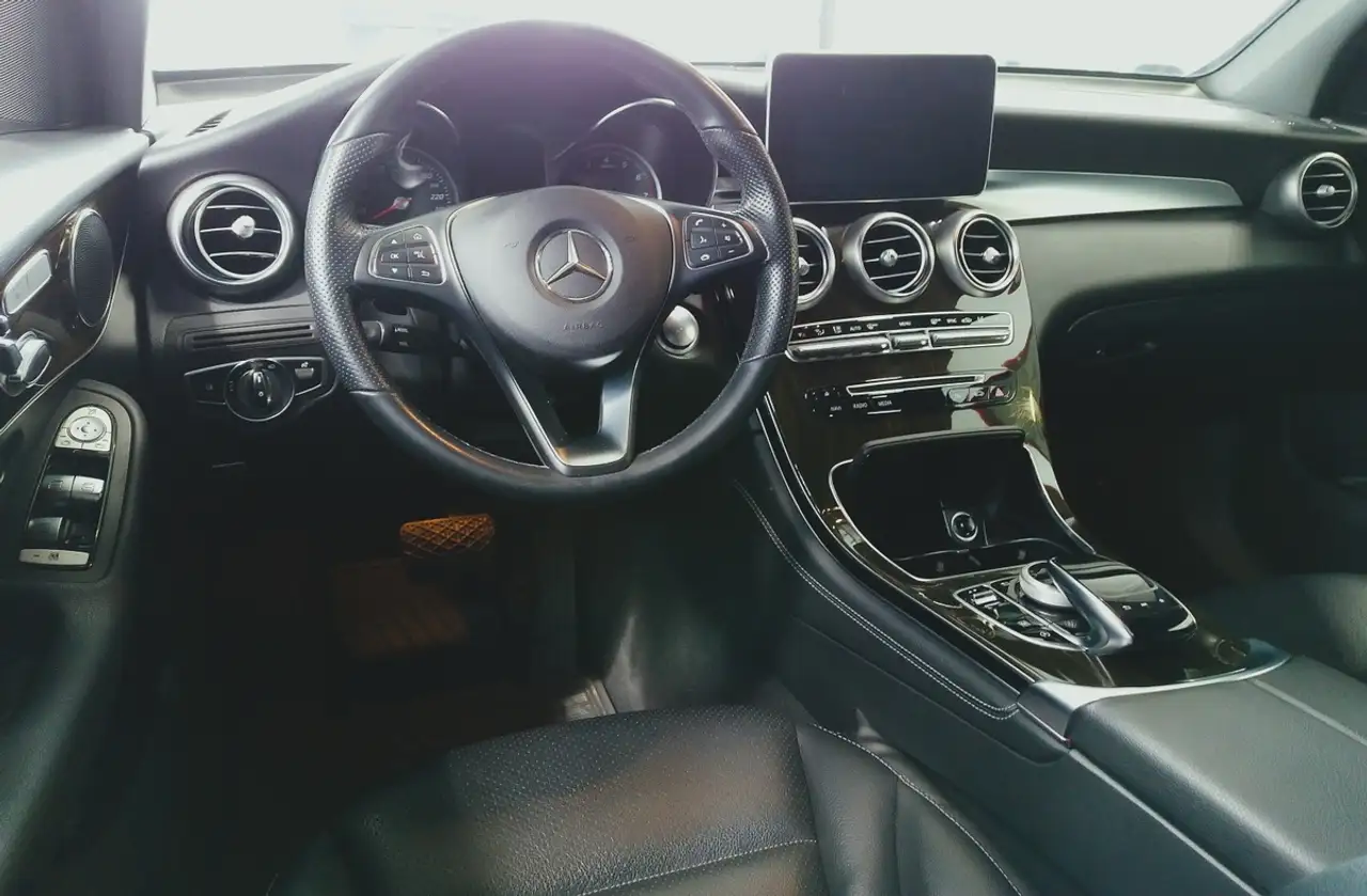 Mercedes-Benz GLC снимка Mercedes-Benz GLC