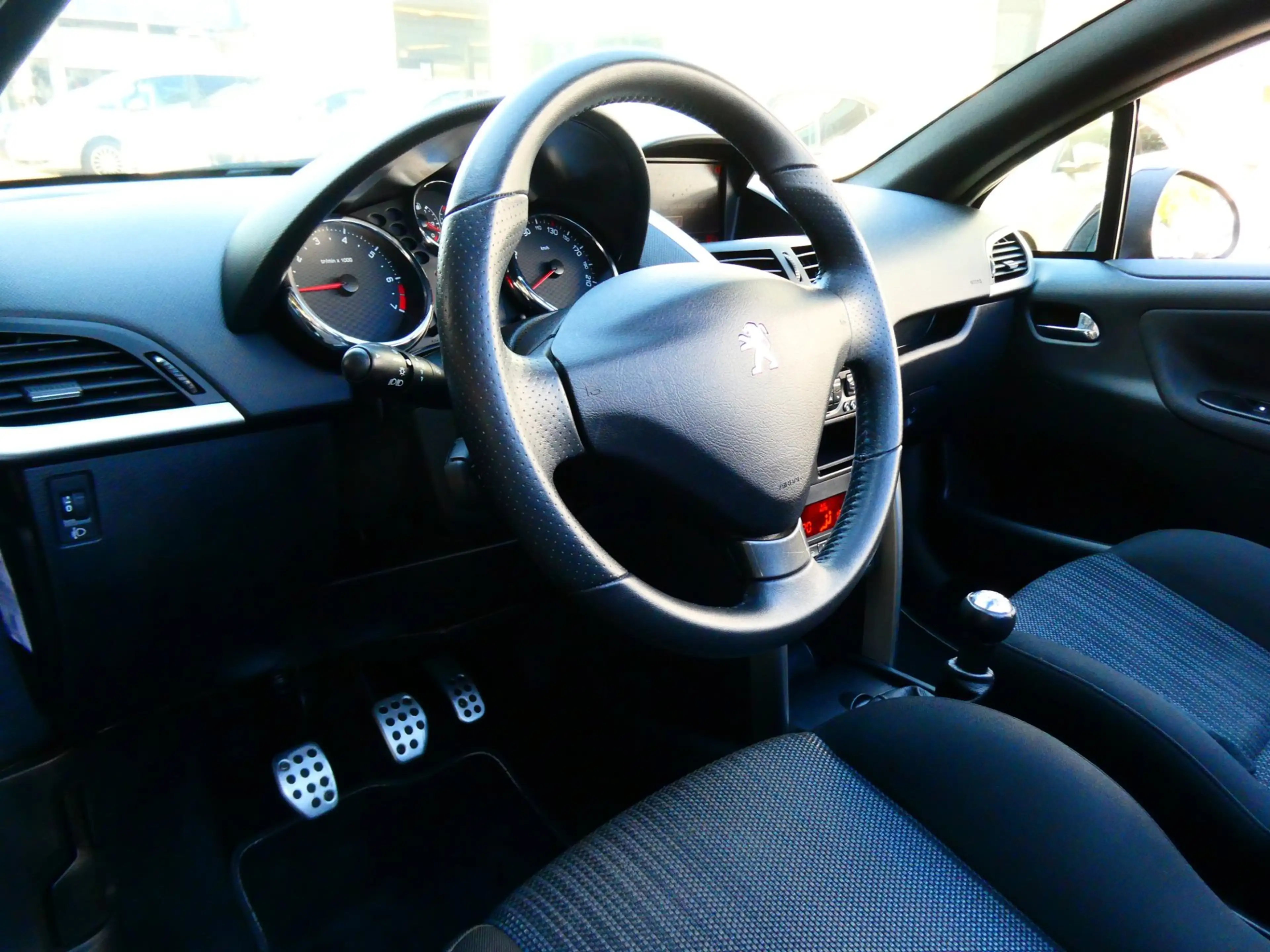Peugeot 207 CC 1.6 VTi 120pk Clima Cruise Navi 100.000km Histo — photo 16