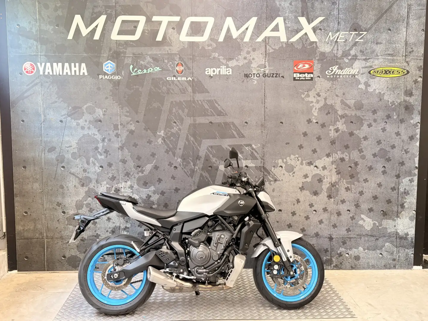 Yamaha MT-07 Grijs - 1