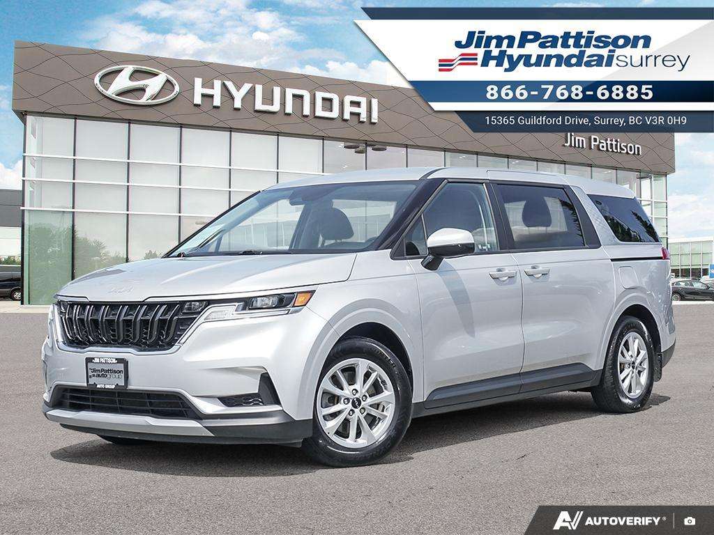 Silver 2022 Kia Carnival LX FWD Minivan Front-Wheel Drive Automatic