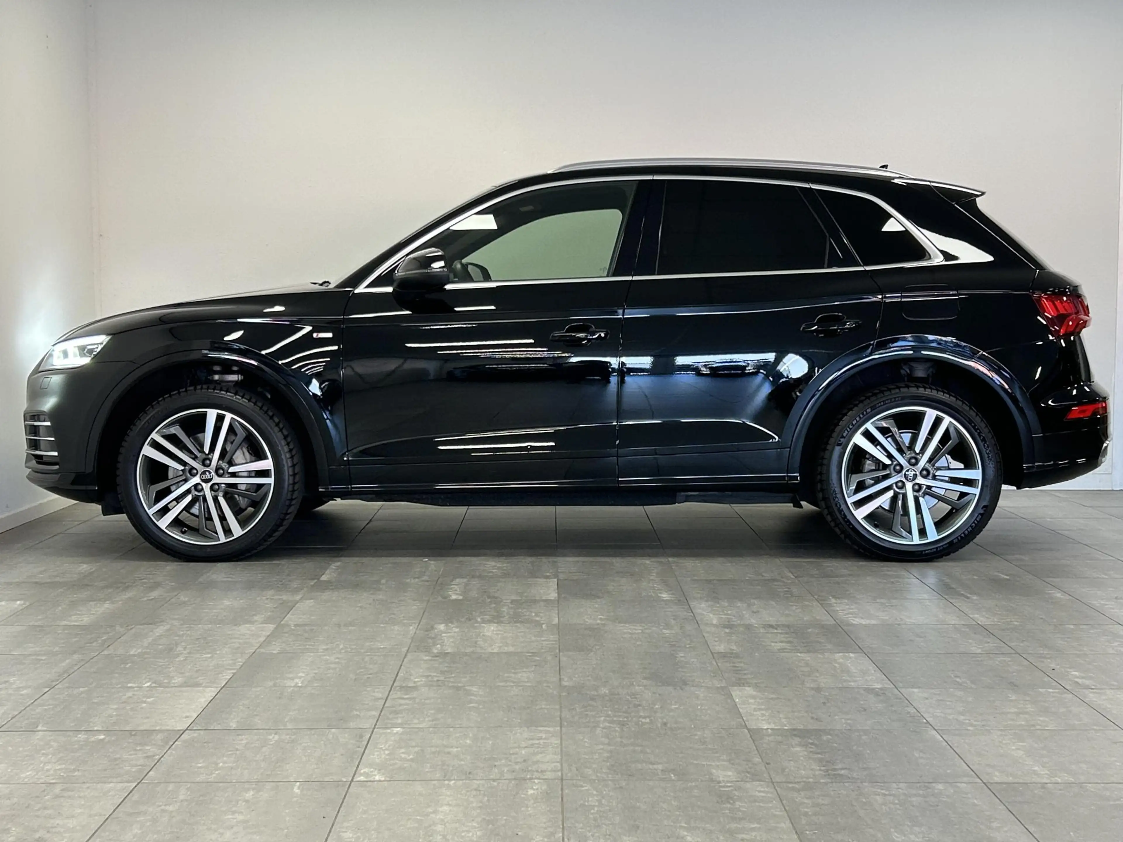 Audi Q5 55 TFSI e quattro S Edition Competition | S-LINE | — photo 19